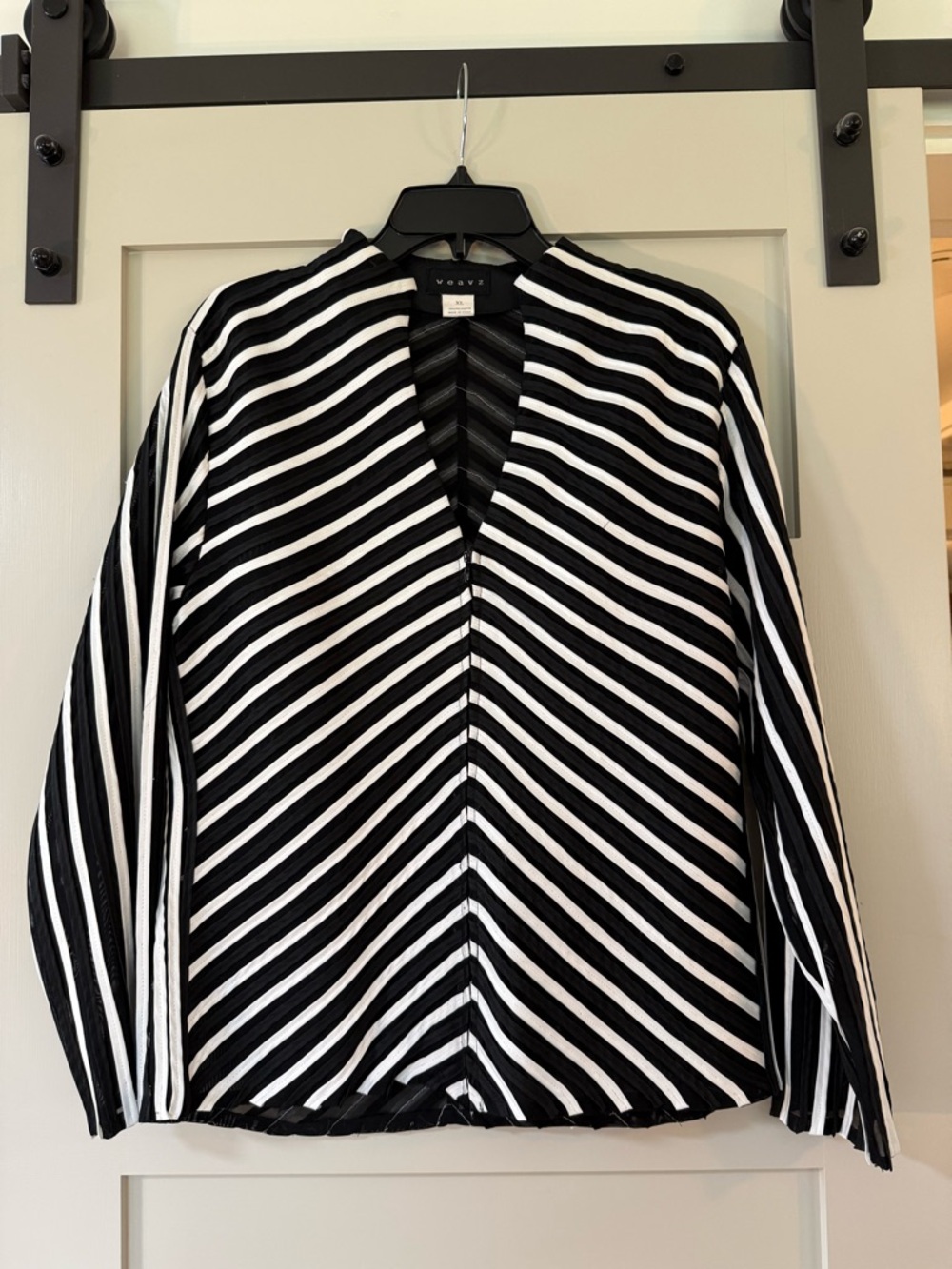 Weavz Black and White Chevron Stripe V-Neck Zipped Jacket